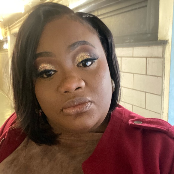 Meet your Posher, Markita - Picture 2 of 5